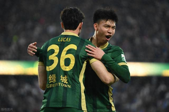 体育娱乐-意难平！曝德甲豪门诚邀王钰栋加盟，却未能如愿，背后原因引热议|中超|武磊|新星|交易|球队_新浪体育_新浪新闻